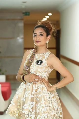 Riddhi Rawal, Dubai, 2019